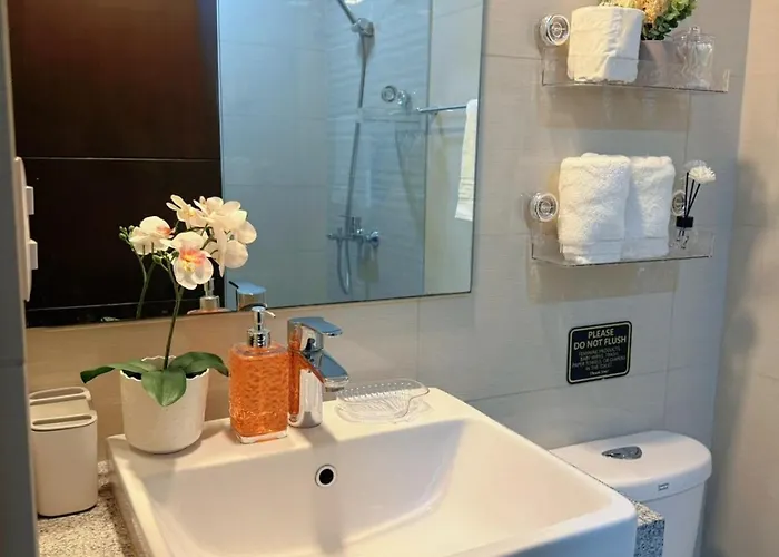 Parksuites Tower 2 *